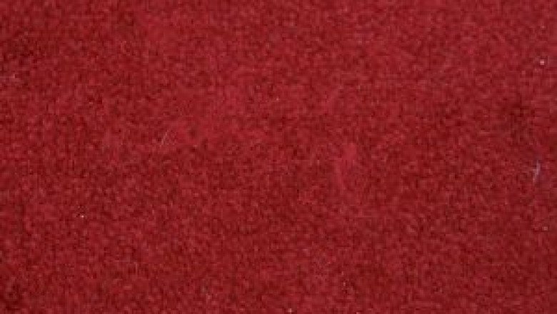 Buy Red Patterned Carpets and lay an aura of luxuriousness in your living space!