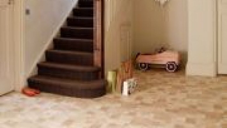 Instigate a sense of style to your hallways with Vinyl Flooring Hallway!