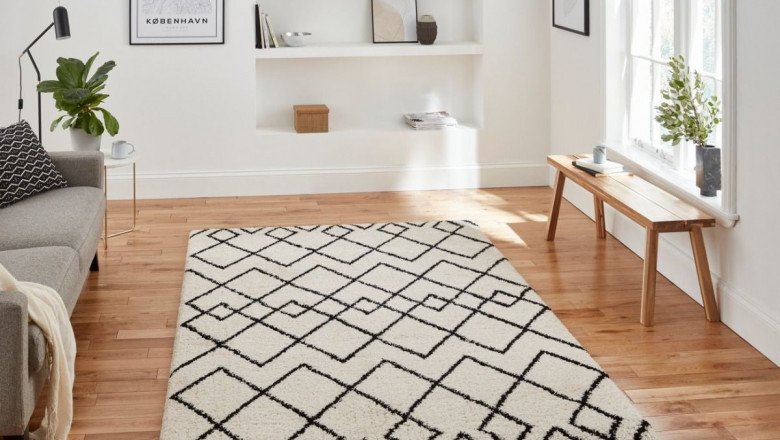 Secure the floor from stains and spills with a kitchen runner