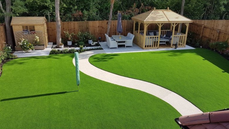 Want to give a lush, green appeal to the outdoors? Buy Artificial Grass for School Playground!