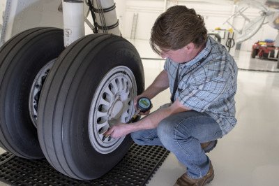 A study of the global Aircraft Tire Market : trends, market size, growth, opportunity, as well as forecasts for 2022-2028