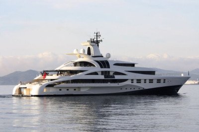 Superyacht Are Large, Luxurious Pleasure Vessels